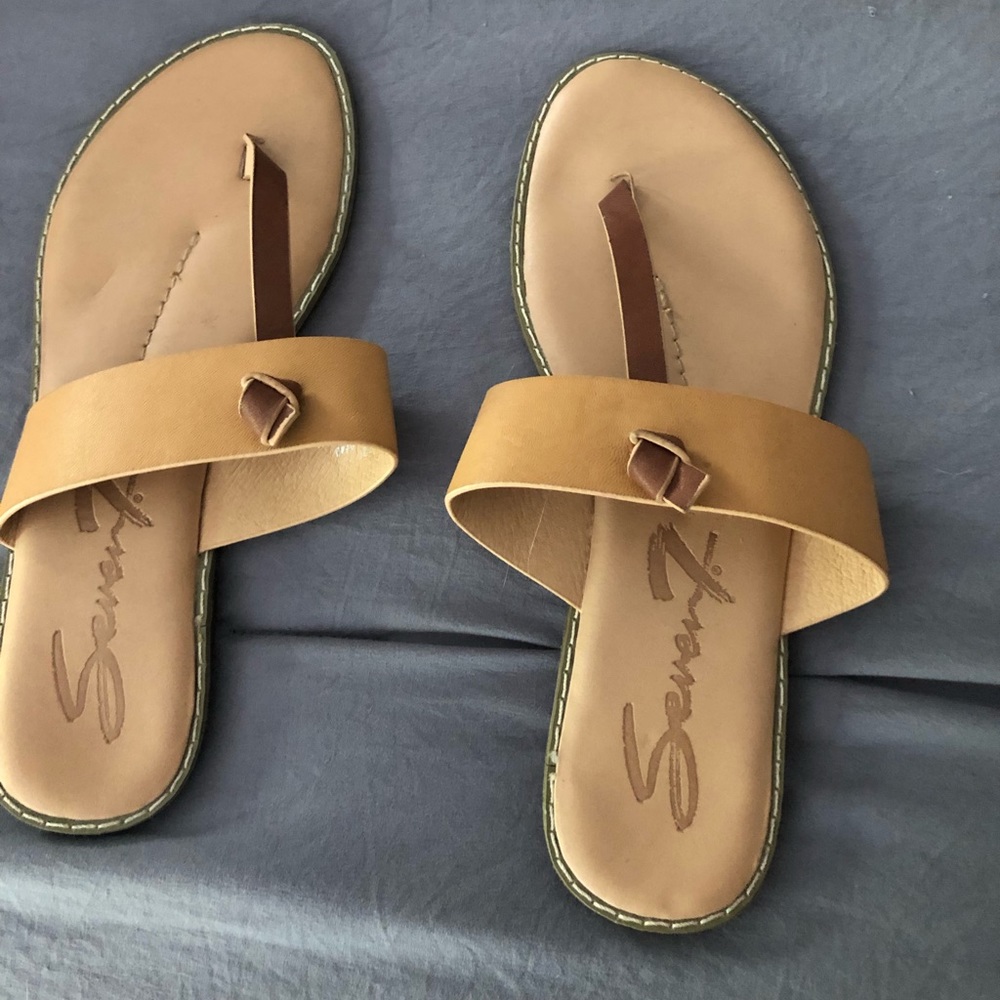 Seven7 Navi Flat Sandals